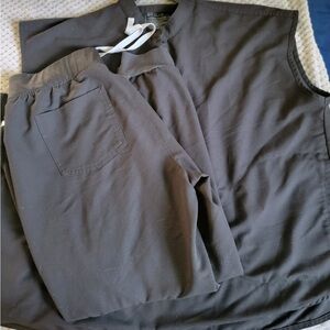 Figs Women’s Rafaela Scrub Set Black